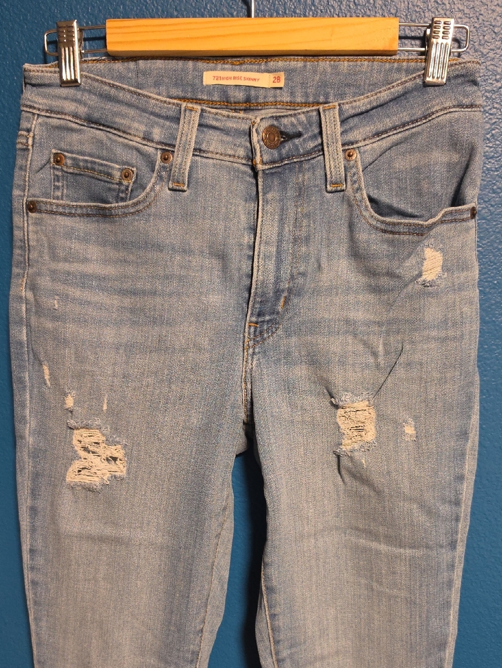 Levi's Women's Light Blue Distressed Skinny Jeans - Modern Stretch Fit
